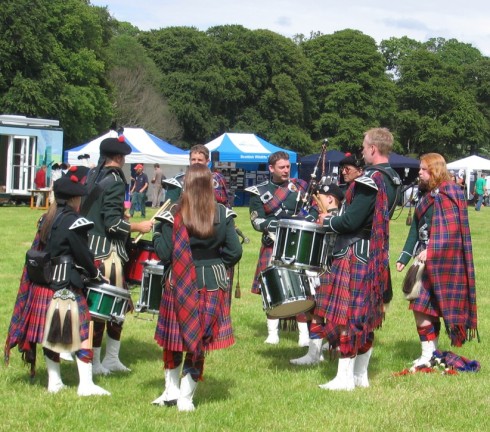 13 Scotland - Band in Kilts