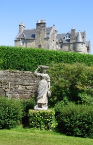 117 Scotland Castle Statue